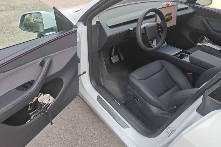 Used Tesla Model Y 2025 Rear-Wheel-Drive Version