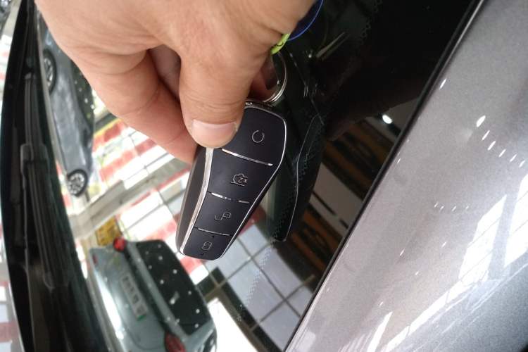 Used BYD Han 2024 DM-i Glory Edition 121KM Premium Model
