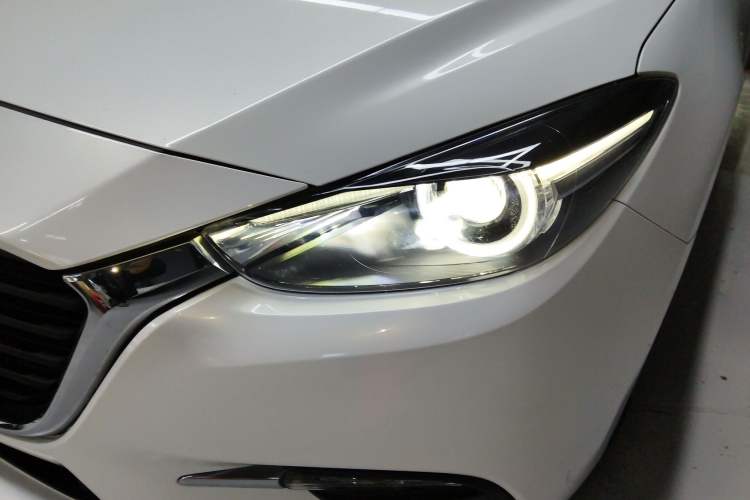 Used Mazda Mazda 3 Axela 2017 Sedan 1.5L Automatic Luxury Model Emission Standard China V
