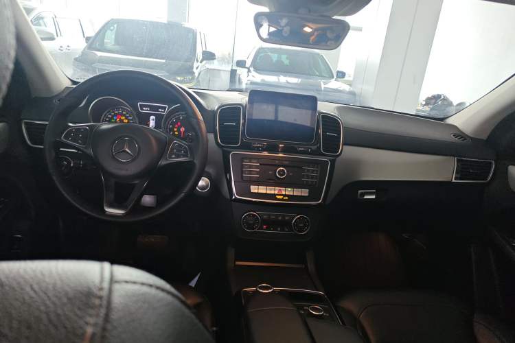 Used Mercedes-Benz GLE Coupe 2018 GLE 320 4MATIC Coupe SUV
