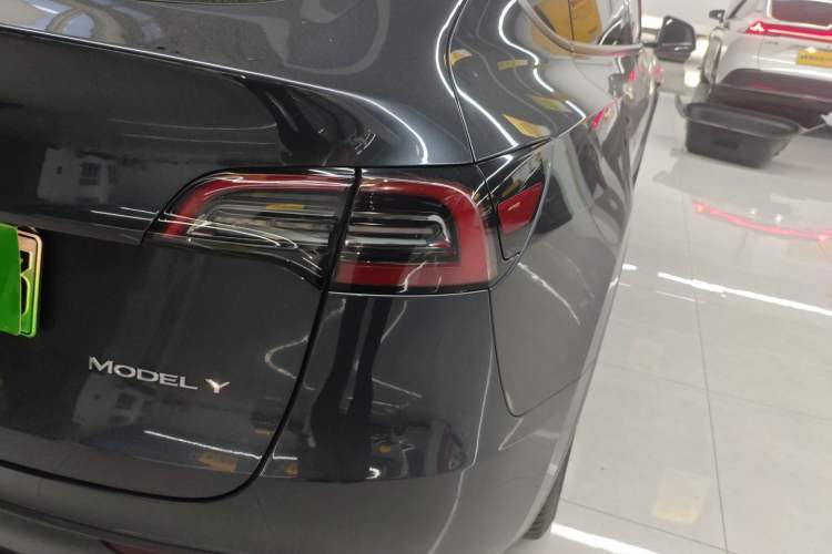 Used Tesla Model Y 2024 Rear-Wheel-Drive Version Exterior 3