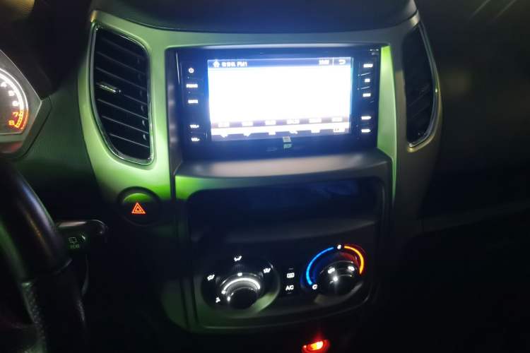 Used Great Wall M4 2012 1.5L Manual Luxury Version Audio And AC Panel