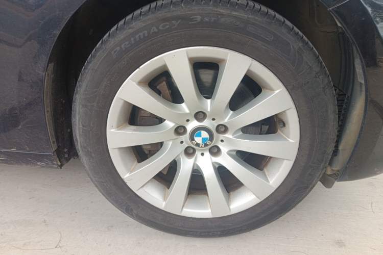 Used BMW 5 Series GT 2011 535i Elegant Edition Right Front Wheel Hub