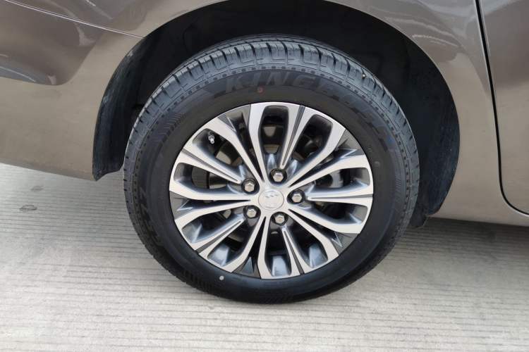 Used Buick GL8 2022 Land Cruiser Executive Class 652T Comfort Model
