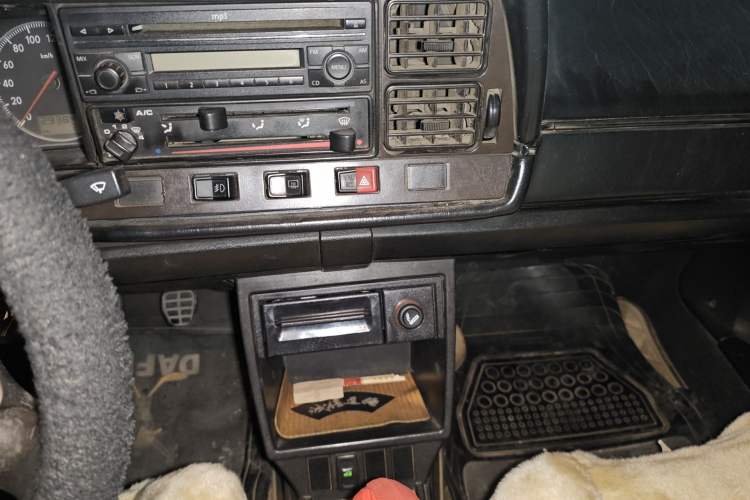 Used Volkswagen Santana Classic 2004 1.8L Standard Edition