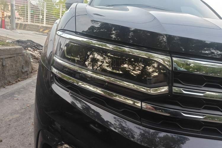 Used Volkswagen Teramont X 2020 330TSI Two-Wheel-Drive Luxury Edition Right Front Headlight