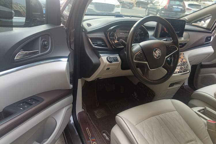 Used Buick GL8 2021 Land Cruiser Executive Class 652T Luxury Model Driver Seat