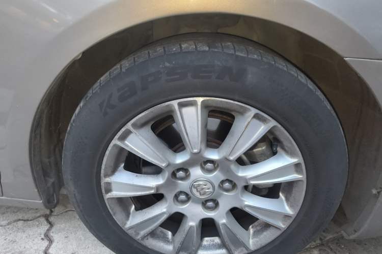 Used Buick LaCrosse 2011 2.4L SIDI Elegant Edition Right Front Wheel Hub