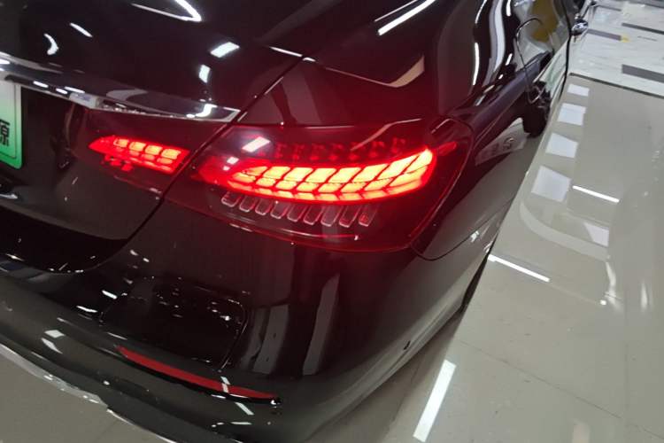 Used Mercedes-Benz E-Class New Energy 2023 E 350 e L Plug-in Hybrid Sedan