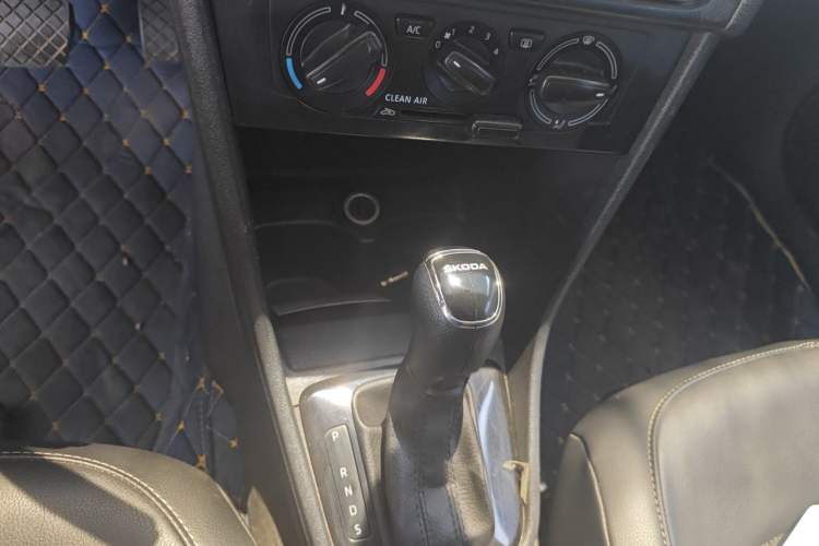 Used Skoda Rapid Spaceback 2016 Revised 1.6L Automatic Chuanxing Version