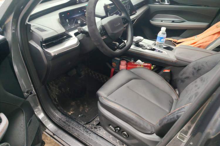 Used Oshan Z6 2023 Blue Whale 1.5T DCT Smart-Led City Edition
