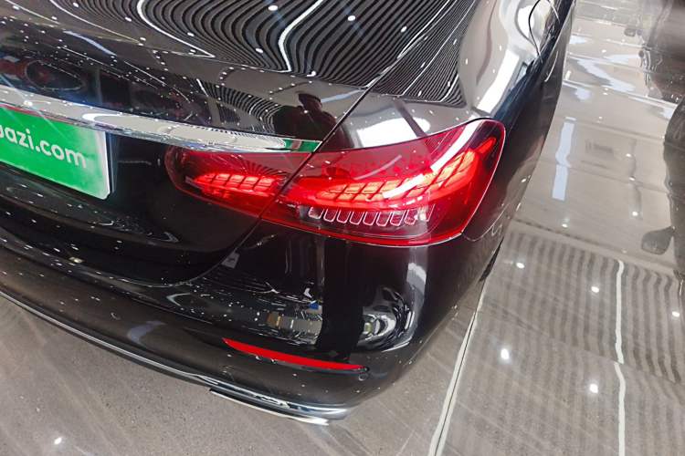 Used Mercedes-Benz E-Class 2022 Second Facelift E 300 L Luxury Edition
