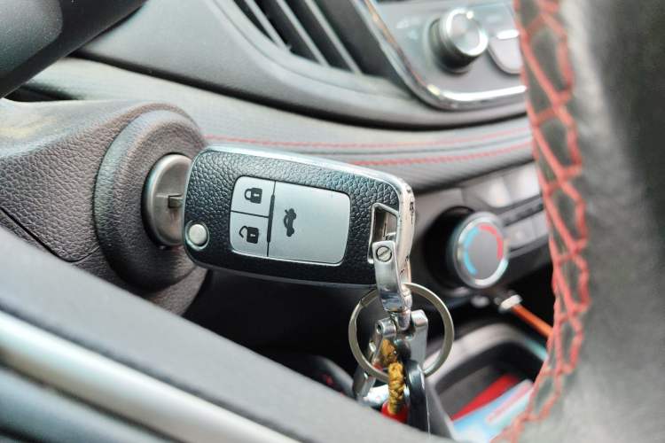 Used Chevrolet Monza 2019 RS 330T Automatic Comfort Edition China VI Standard Vehicle Key