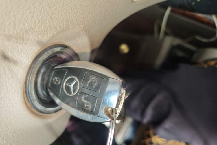 Used Mercedes-Benz Viano 2010 2.5L Luxury Edition Vehicle Key