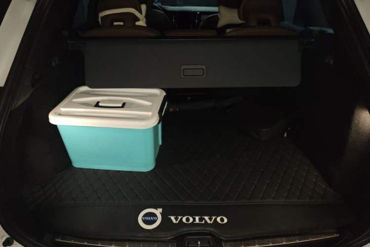 Used Volvo XC60 2023 B5 4x4 Smart Luxury Edition