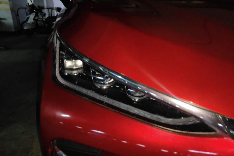 Used BYD Tang New Energy 2018 DM 2.0T All-Wheel Drive Smart Connectivity Luxury Model 7 Seats China V Emission Standard