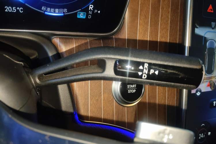 Used Mercedes-Benz EQE SUV 2023 350 4MATIC Luxury Edition Gear Lever