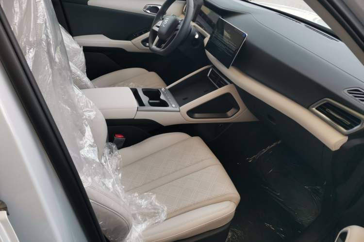 Used BYD Yuan UP 2025 Model 301KM Leading Version Right Front Seat