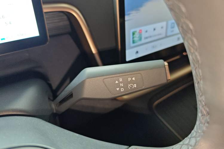 Used Dongfeng eπ eπ008 2024 210Max Range-Extended Version 6 Seats