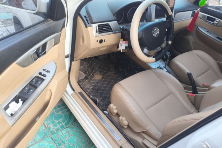 Used Buick Excelle 2013 1.5L Automatic Classic Model
