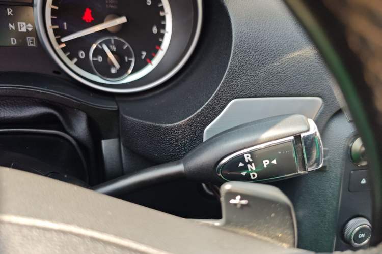 Used Mercedes-Benz R-Class 2014 R 320 4MATIC Business Model