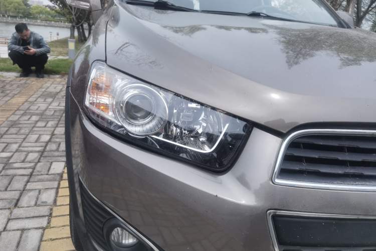 Used Chevrolet Captiva 2017 2.4L 4x4 Flagship Edition 7-Seater Right Front Headlight