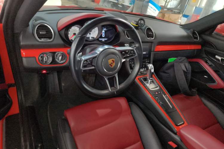 Used Porsche 718 2016 Cayman 2.0T