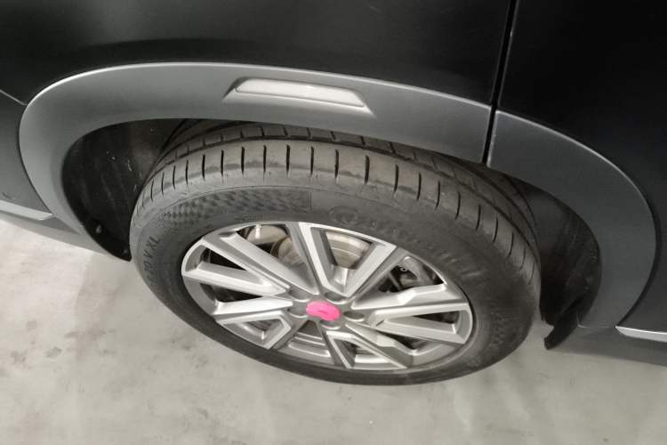 Used Nio ES8 2020 580 km Range Six-Seater Version Right Rear Wheel Hub