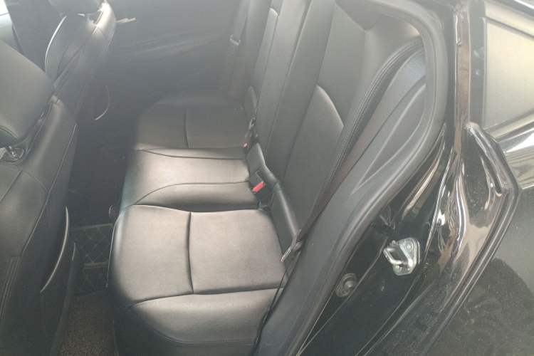 Used Toyota Levin 2019 185T CVT Luxury Edition China VI Standard Left Rear Seat