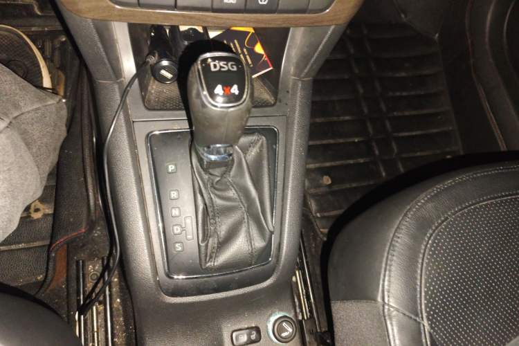 Used Skoda Yeti 2014 1.8TSI DSG All-Wheel Drive Edition Gear Lever