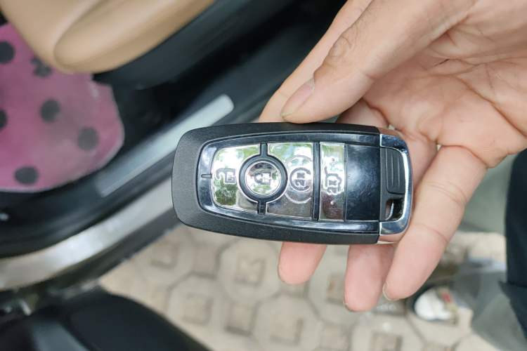 Used Lincoln Corsair 2021 2.0T Two-Wheel-Drive Luxury Edition
