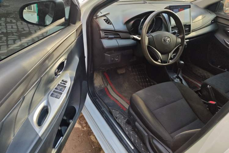 Used Toyota YARiS L Zhi Xuan 2015 1.5E Automatic Charm Edition