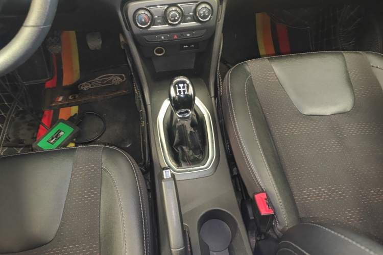 Used Chery Tiggo 3X 2018 1.5L Manual Elite Edition Gear Lever