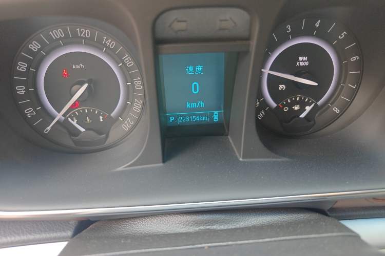 Used Buick GL8 2017 25S Luxury Version China V Standard Odometer Close Up