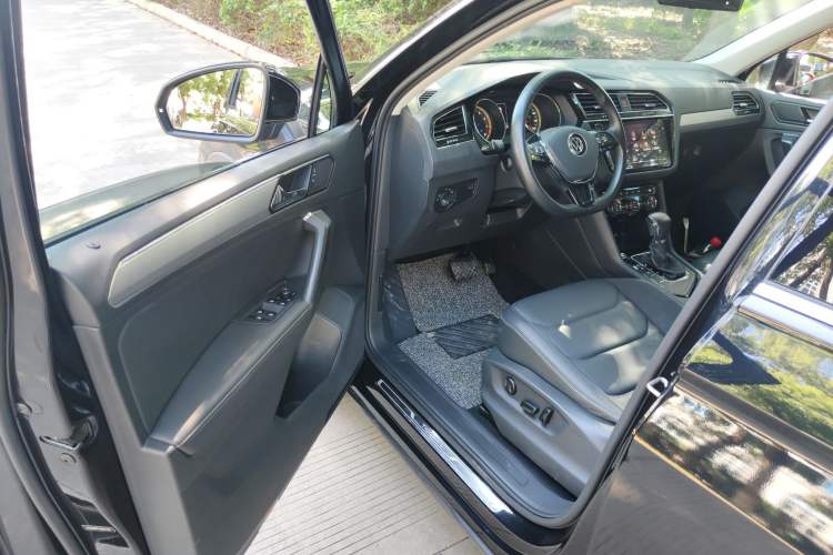 Used Volkswagen Tiguan L 2021 330TSI Automatic Two-Wheel Drive Smart Edition