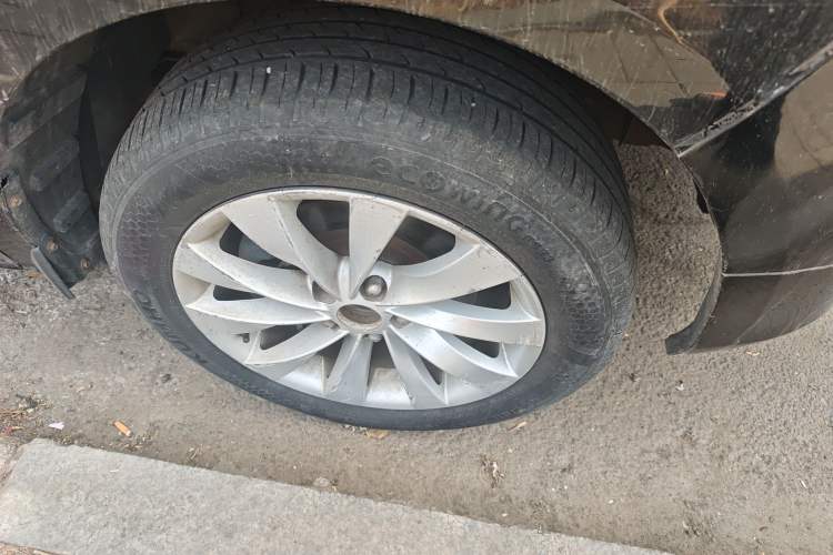 Used FORTHING CM7 2014 2.4L Manual Executive Model