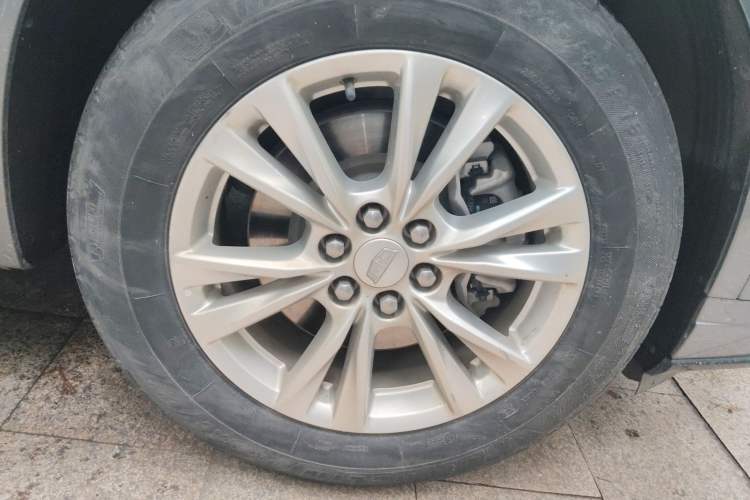 Used Cadillac XT6 2020 28T Seven-Seater Fashion Edition Right Front Wheel Hub