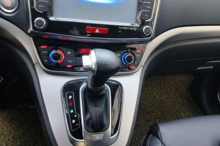 Used Haval H6 2015 Sport Edition 1.5T Automatic Two-Wheel Drive Luxury Model