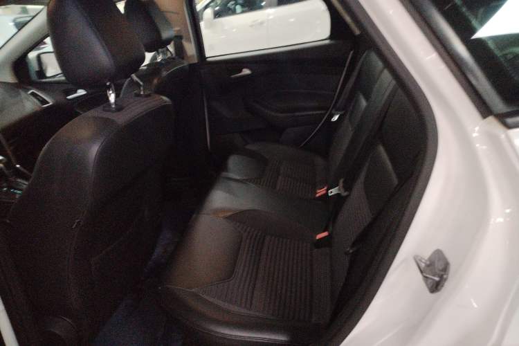 Used Ford Focus 2018 Sedan Classic 1.6L Automatic Trendy SmartDrive Edition
