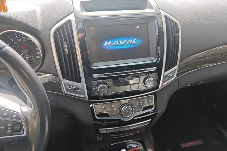 Used Haval H9 2015 2.0T Four-Wheel Drive Standard Model 7 Seats
