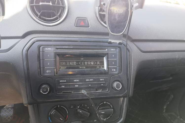 Used Volkswagen Jetta 2017 1.4L Manual Fashion Edition
