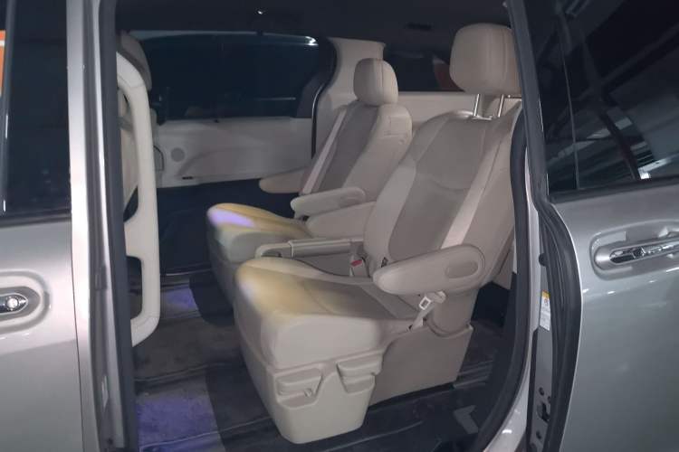 Used Toyota Sienna 2021 2.5L Hybrid Luxury Edition
