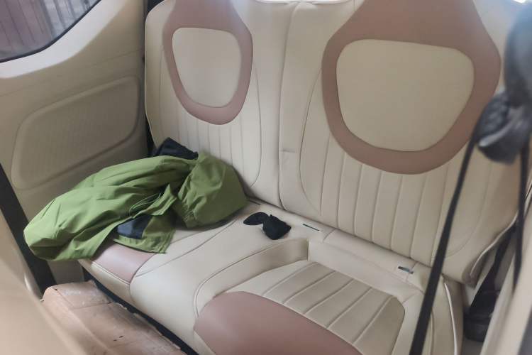 Used Wuling Hongguang MINIEV 2024 3rd Generation 215km Advanced Version Left Rear Seat