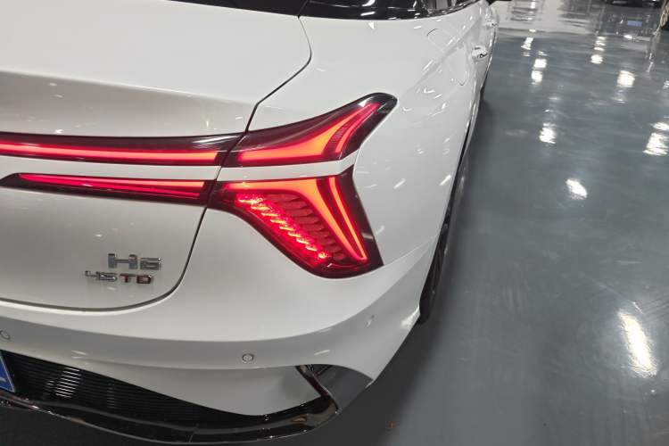 Used Hongqi H6 2023 2.0T ZhiZhen Edition
