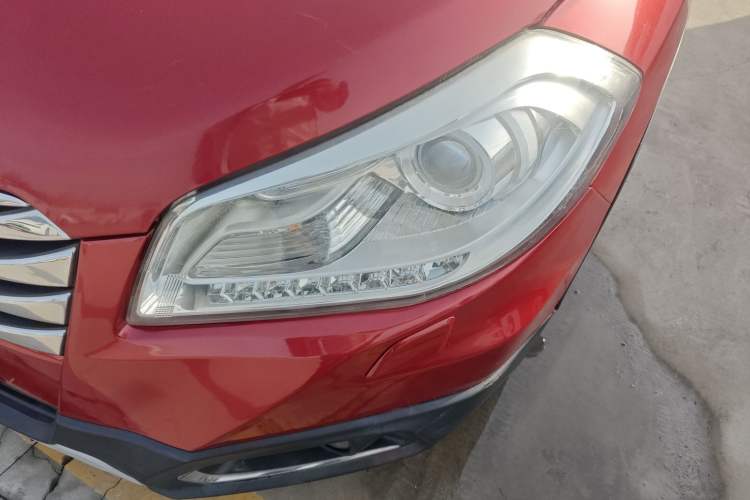 Used Suzuki S-Cross 2014 1.6L CVT Two-Wheel Drive Elite Version
