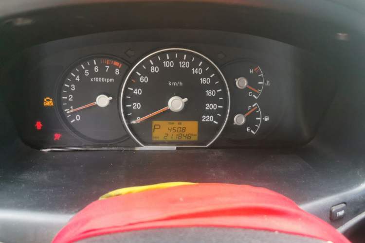 Used Kia Carens 2011 2.0L 7-Seater Automatic Comfort Edition Instrument Cluster