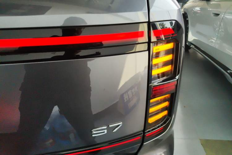 Used GAC Trumpchi Xiangwang S7 2025 205 km Max LiDAR Version Right Rear Taillight