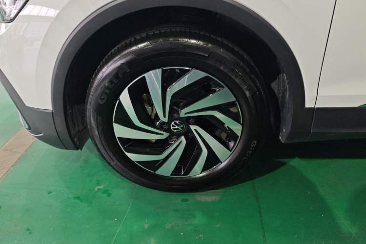 Used Volkswagen Tiguan L 2024 Outstanding Model 300TSI Automatic Two-Wheel Drive Longteng Edition