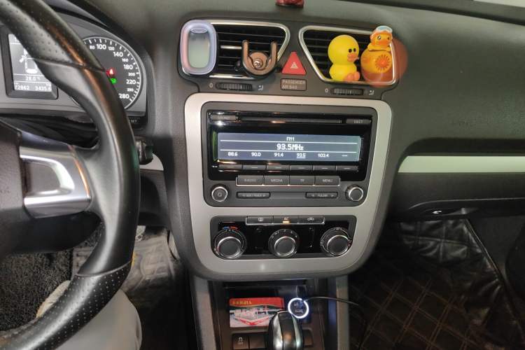 Used Volkswagen Scirocco 2011 1.4 TSI Single-Turbo Fashion Edition Audio And AC Panel