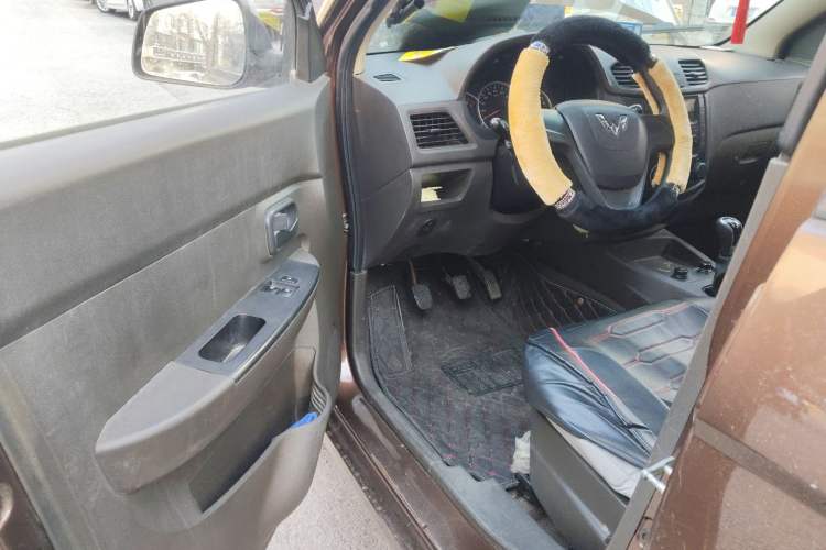 Used Wuling Hongguang 2015 1.2L S Base Model China V Standard